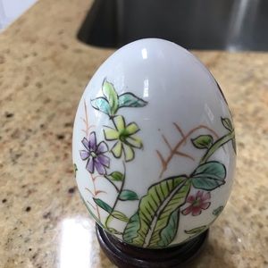 Porcelain egg with stand